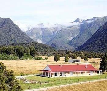 Hotel Misty Peaks Glaciar Fox Exterior foto